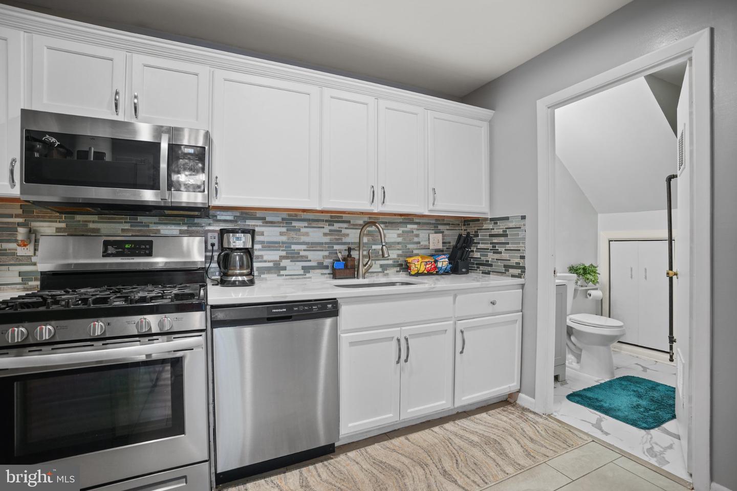 9240 Bridle Path Ln #g Property Photo 11
