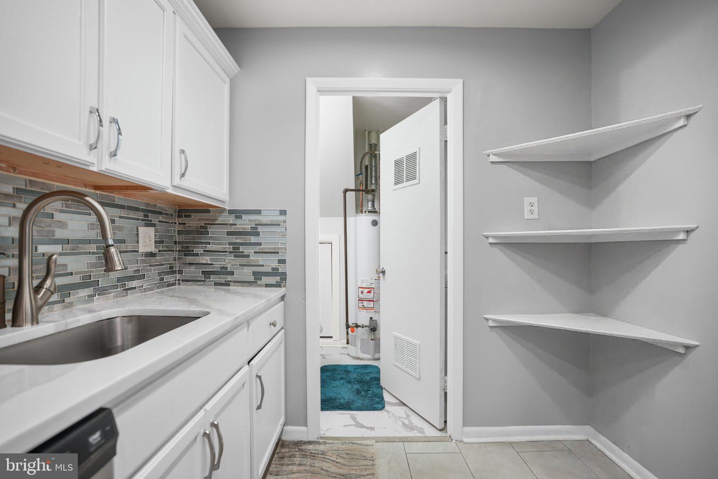 9240 Bridle Path Ln #g Property Photo 12