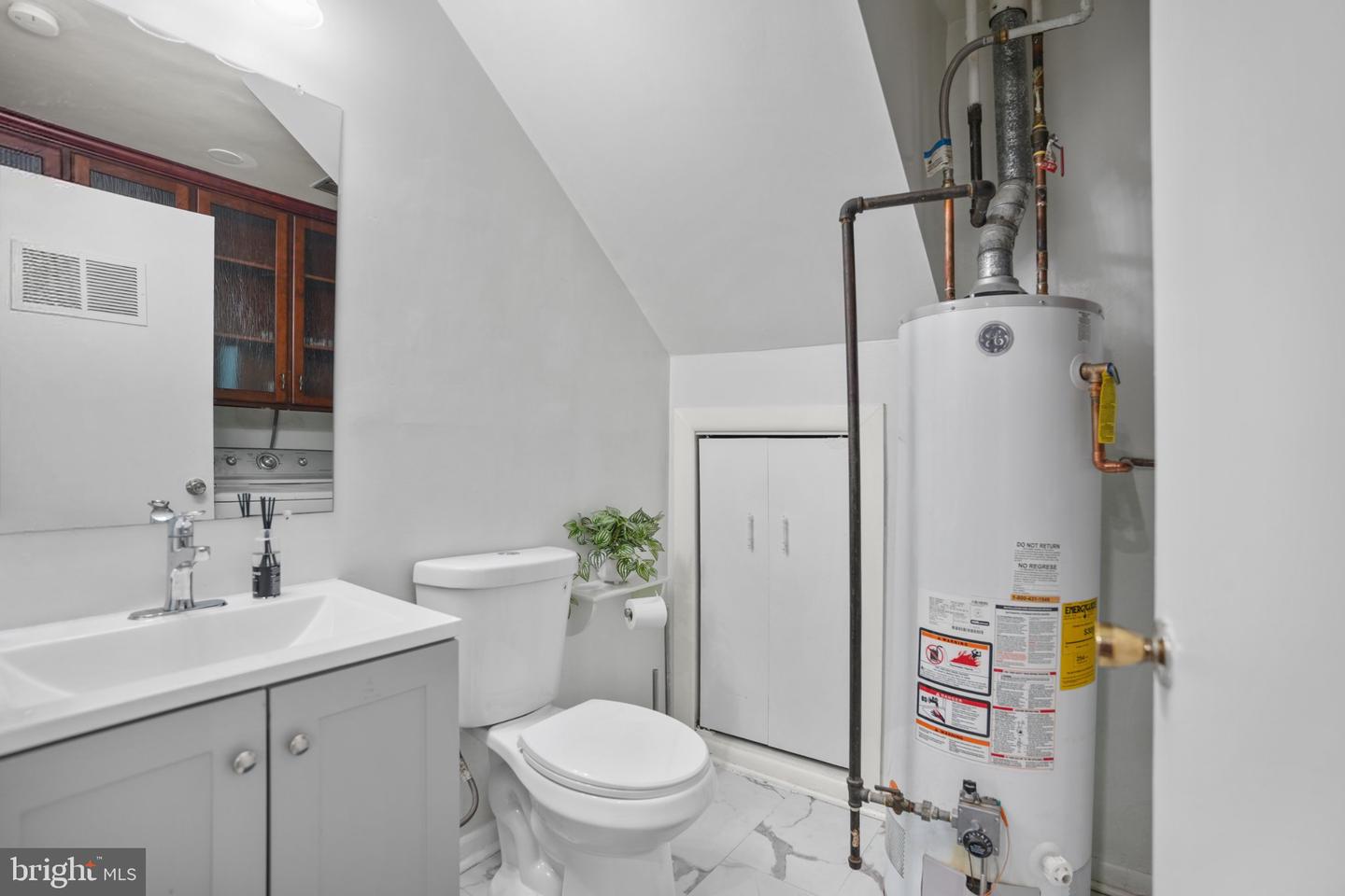 9240 Bridle Path Ln #g Property Photo 13