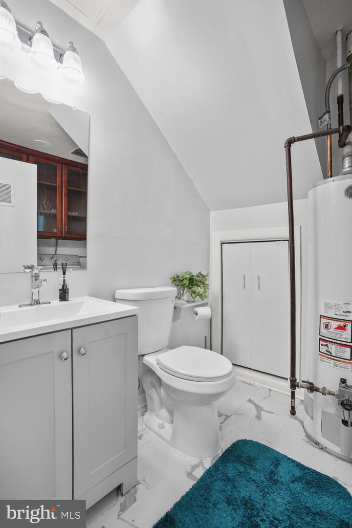 9240 Bridle Path Ln #g Property Photo 14