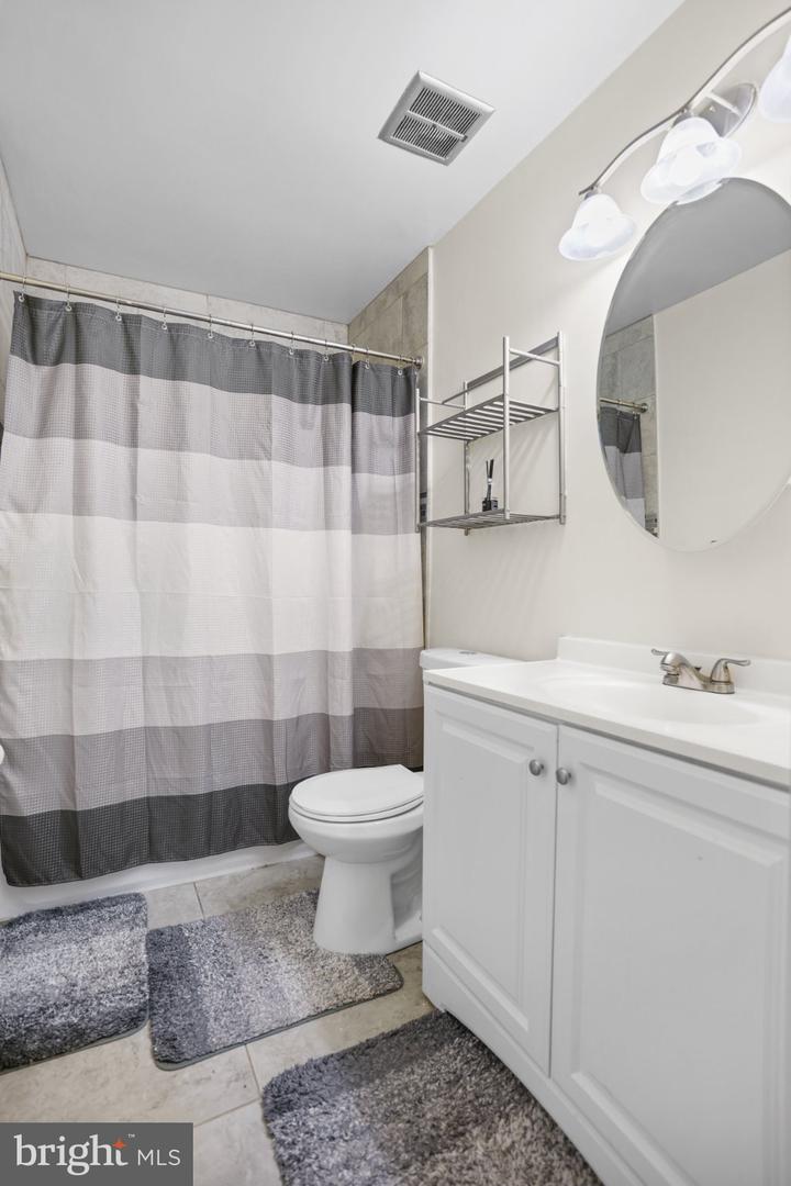 9240 Bridle Path Ln #g Property Photo 19
