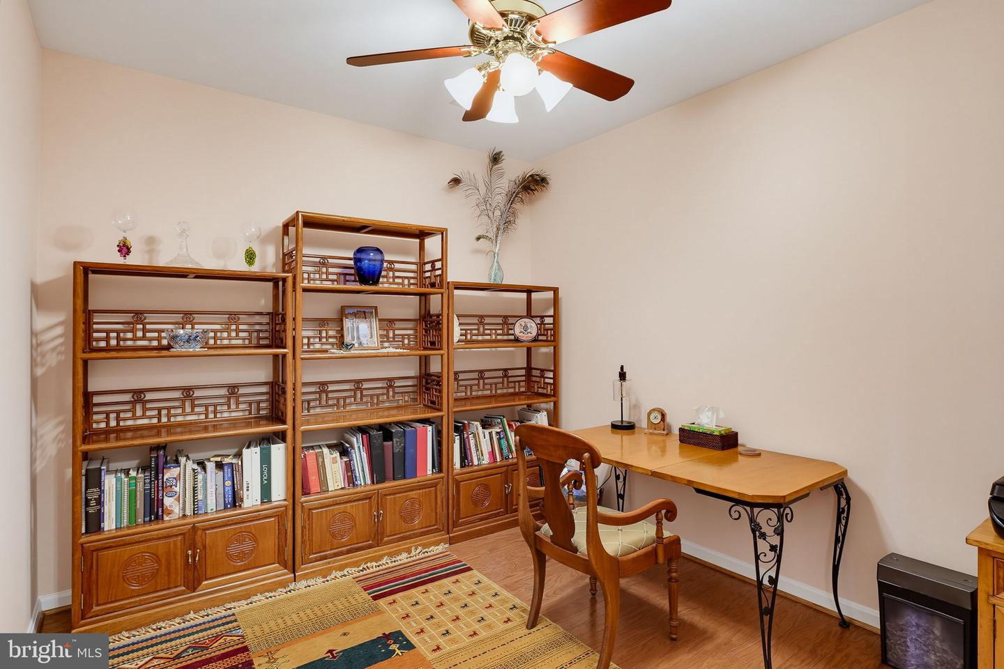 7305 Maplecrest Rd #304 Property Photo 6