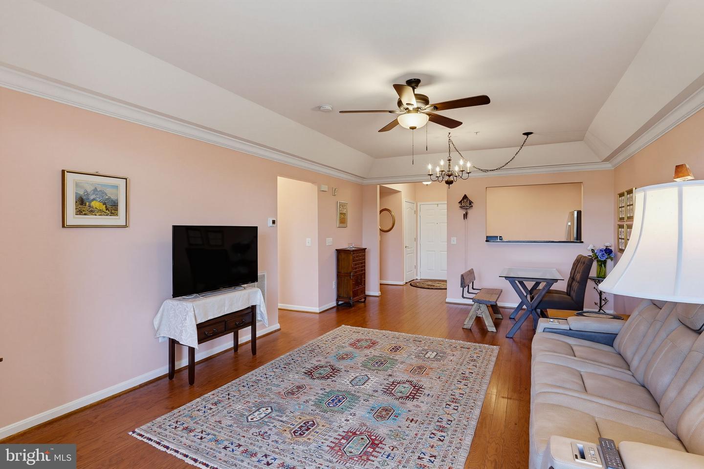 7305 Maplecrest Rd #304 Property Photo 9