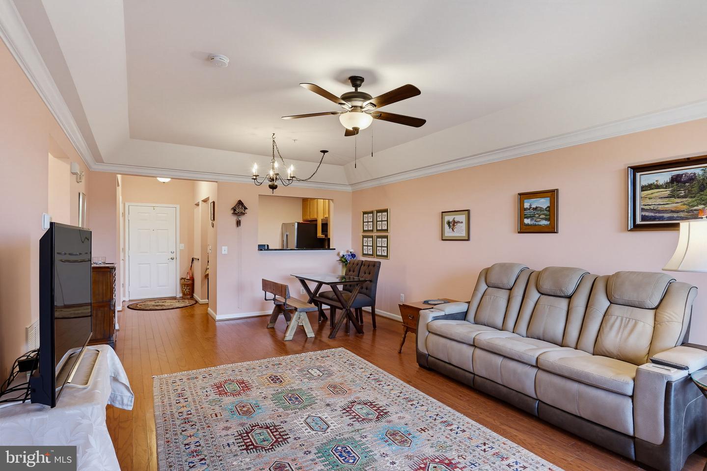 7305 Maplecrest Rd #304 Property Photo 10
