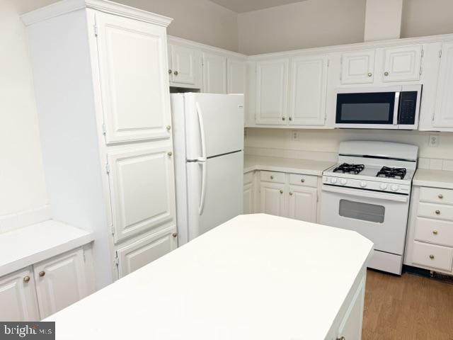 7500 Cove Point Way Property Photo 3