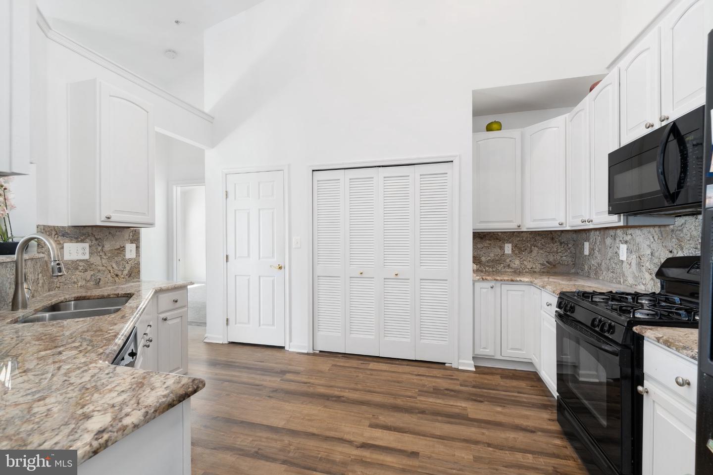 7230 Darby Downs #q Property Photo 10