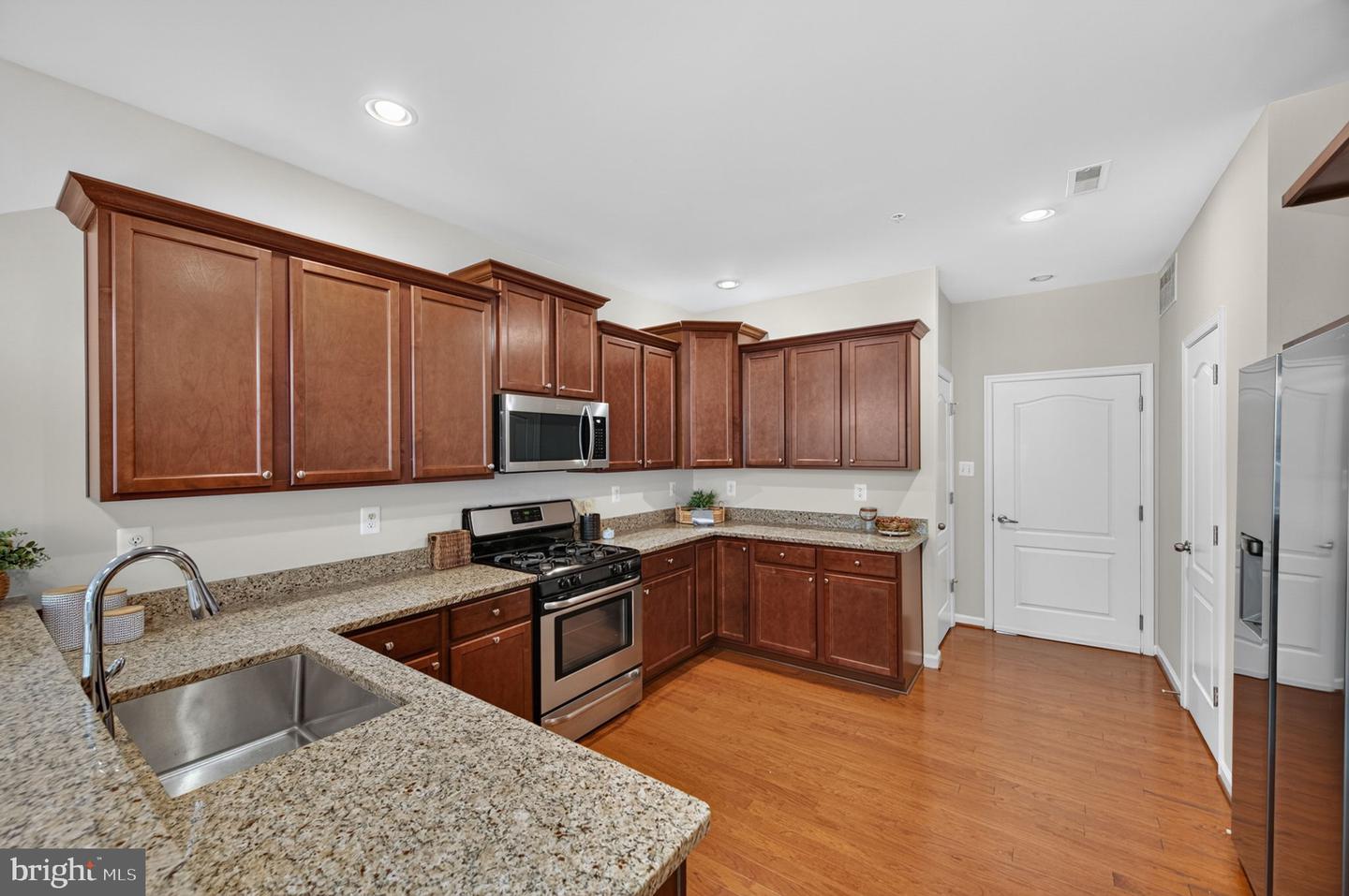 7432 Saint Margarets Blvd #b Property Photo 6