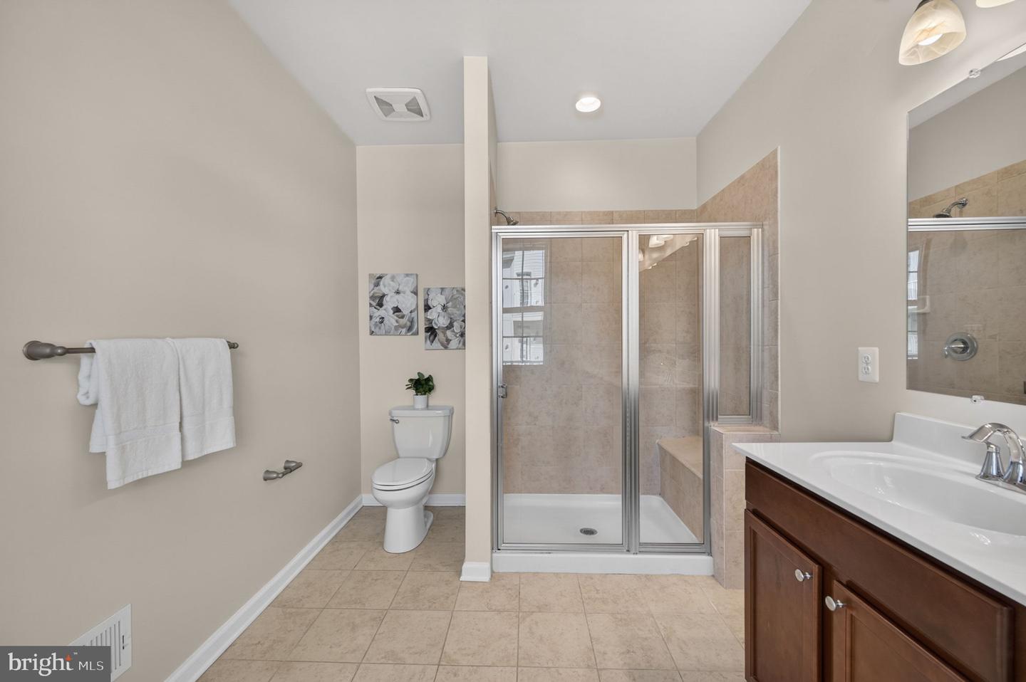 7432 Saint Margarets Blvd #b Property Photo 16