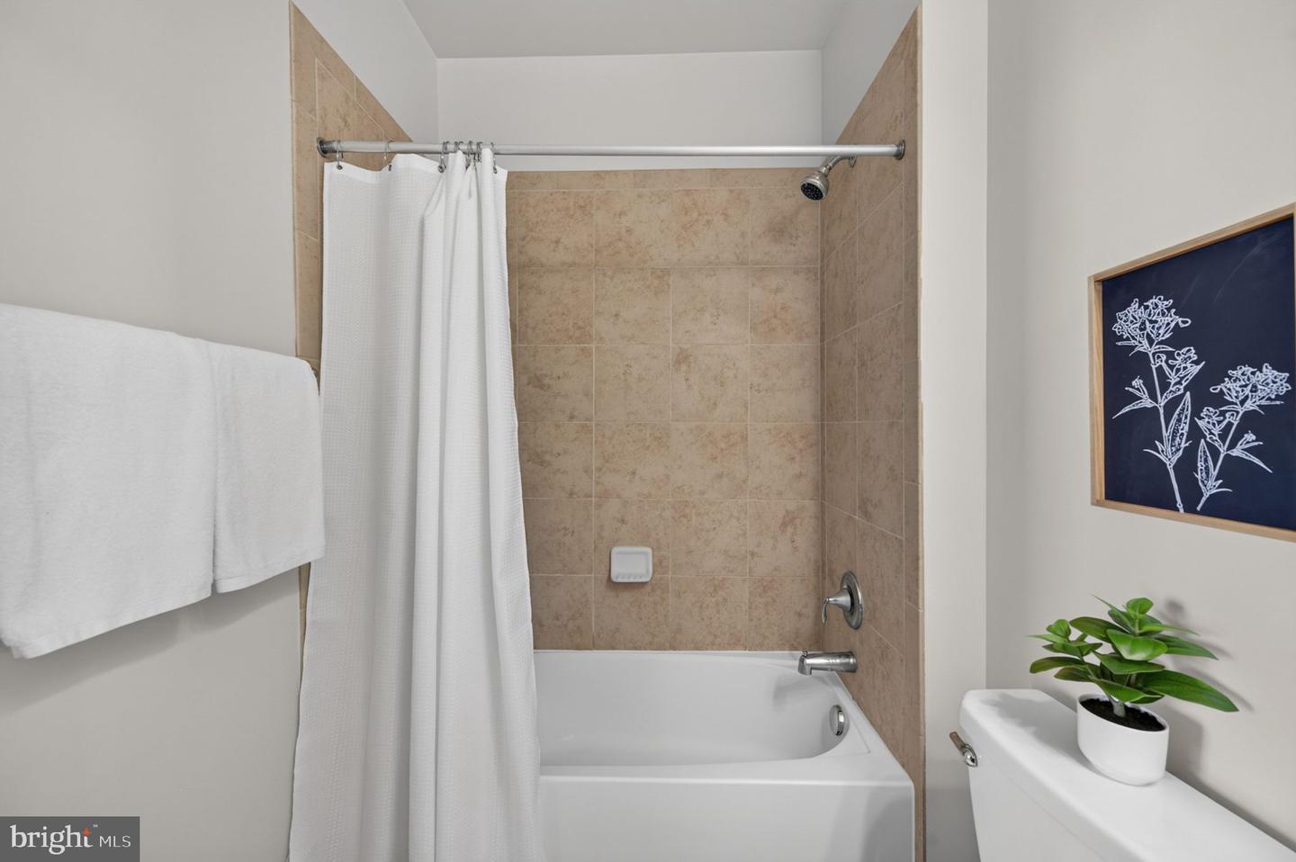 7432 Saint Margarets Blvd #b Property Photo 26