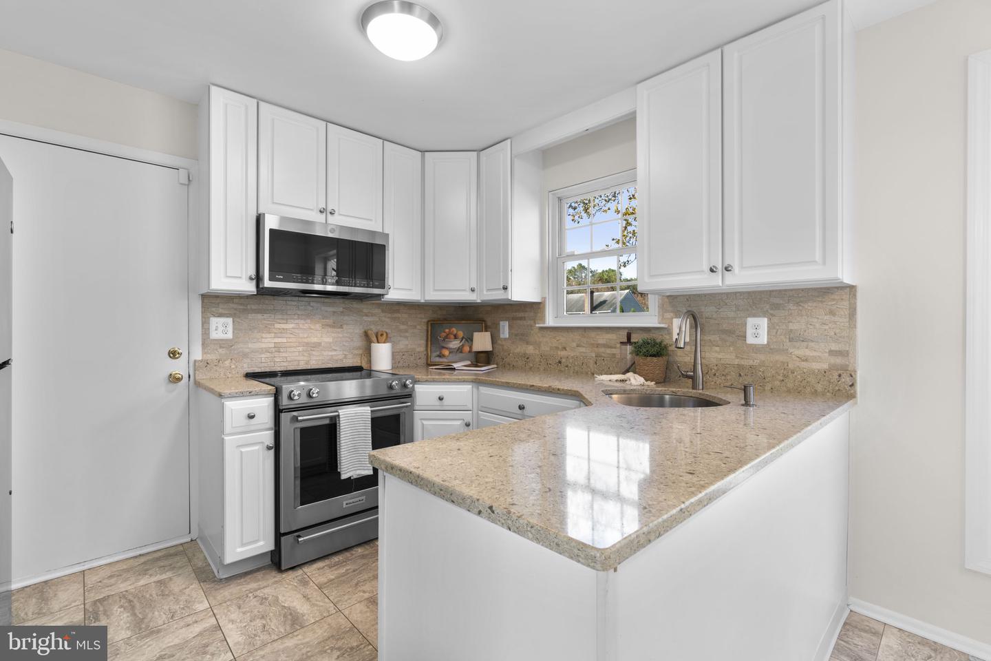 6252 Dawn Day Dr Property Photo 11