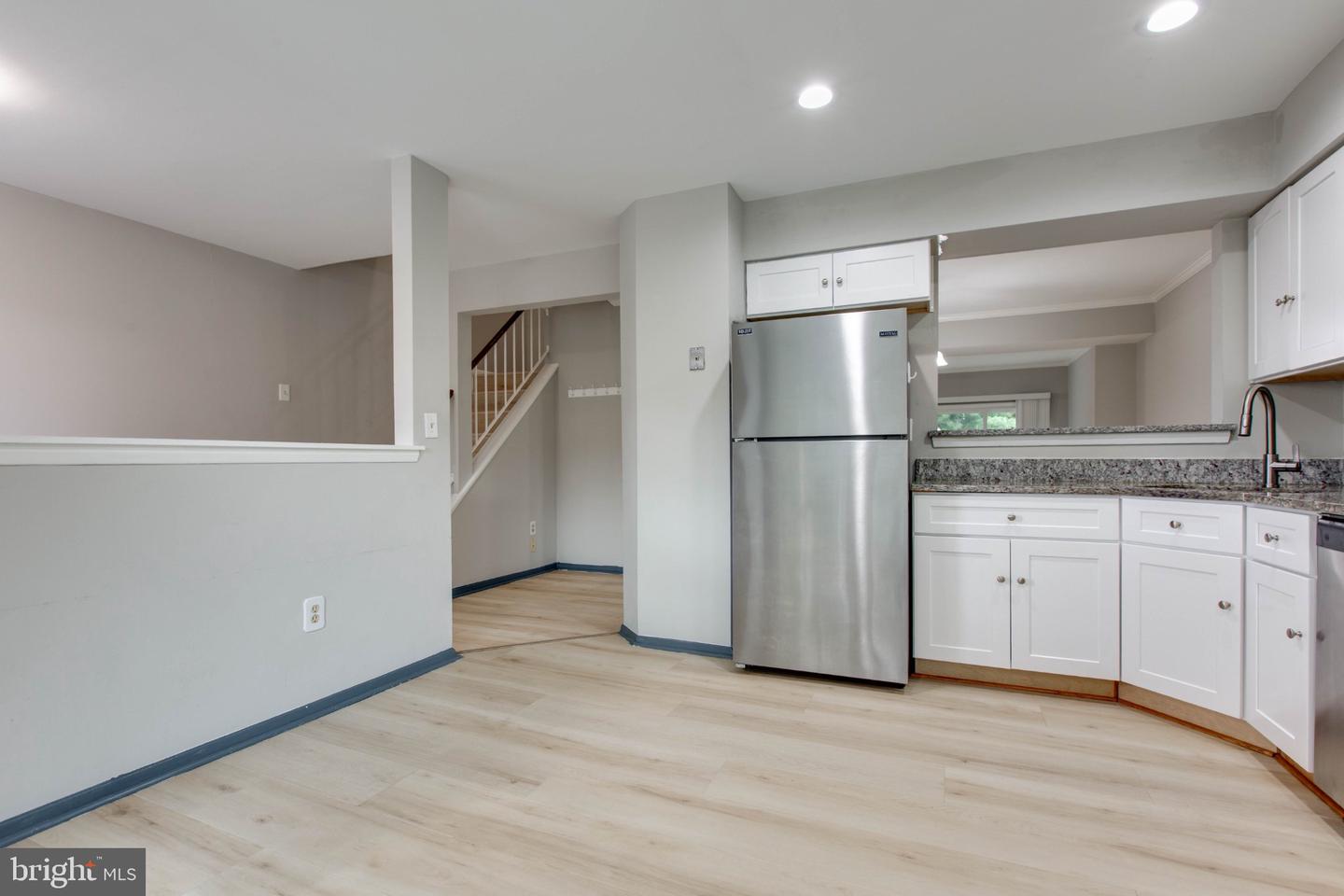 7717 Heatherside Ln Property Photo 8