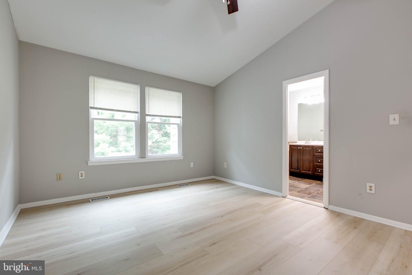7717 Heatherside Ln Property Photo 23