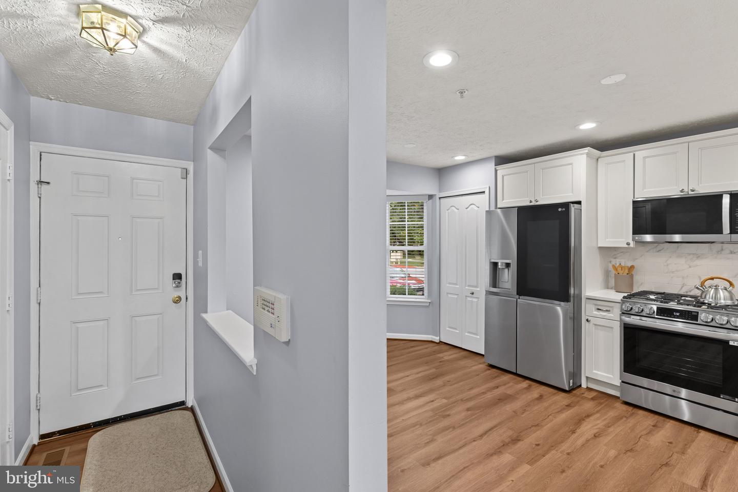 3317 Hollow Ct Property Photo 2