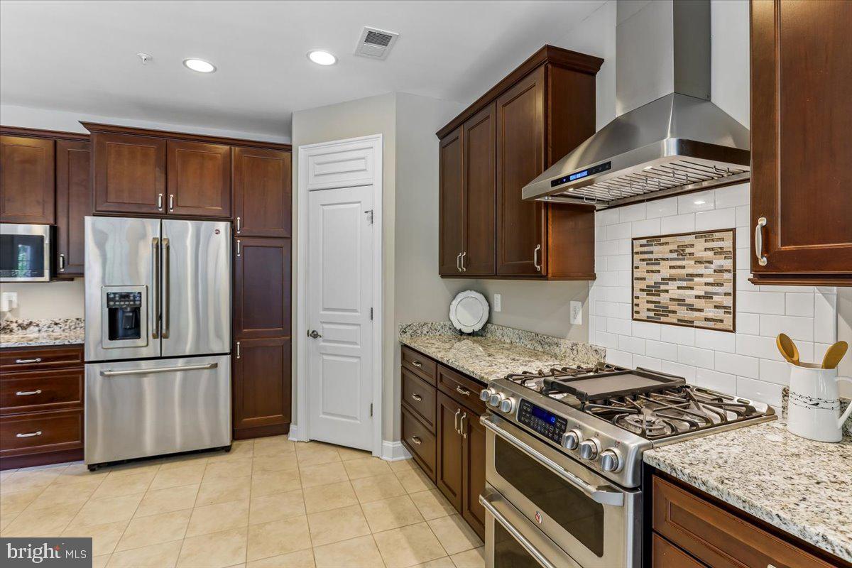 6411 Montgomery Rd Property Photo 19