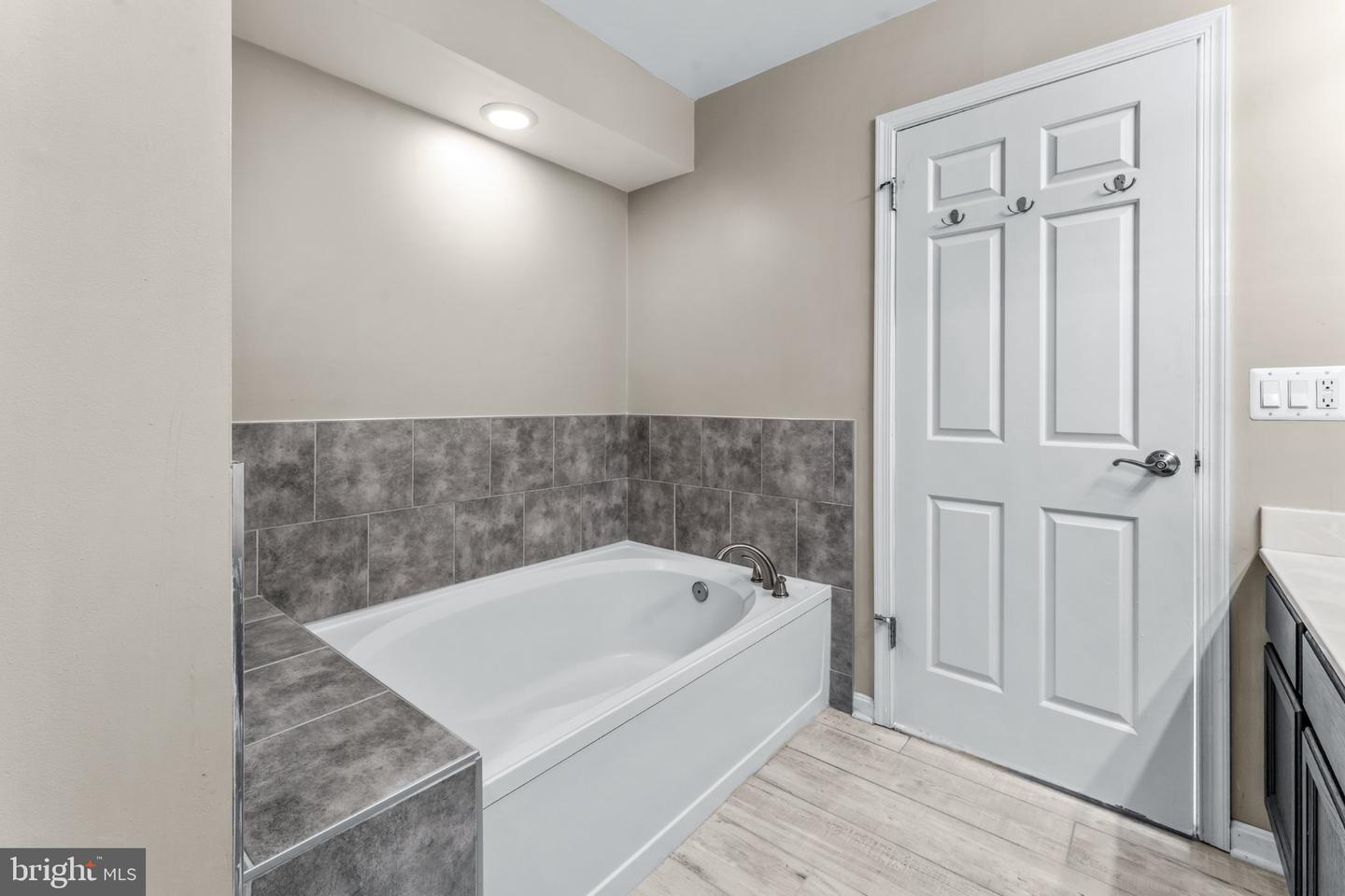 5095 Columbia Road #16 17 Property Photo 31