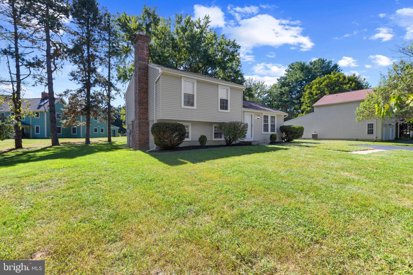5586 Hunting Horn Drive Dr Property Photo 2