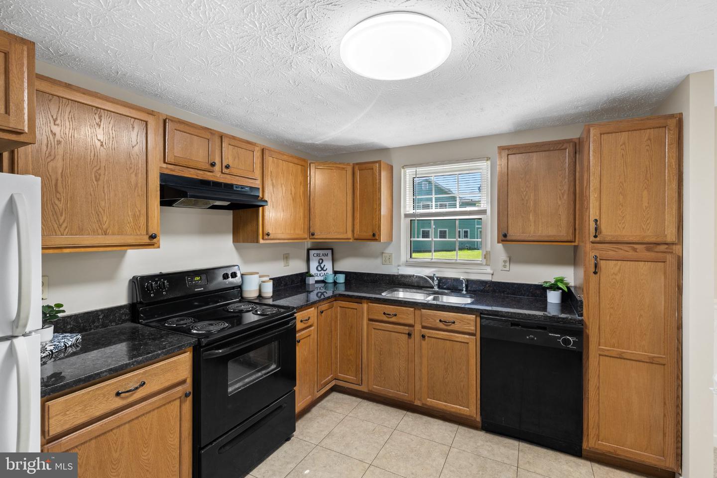 5586 Hunting Horn Drive Dr Property Photo 10