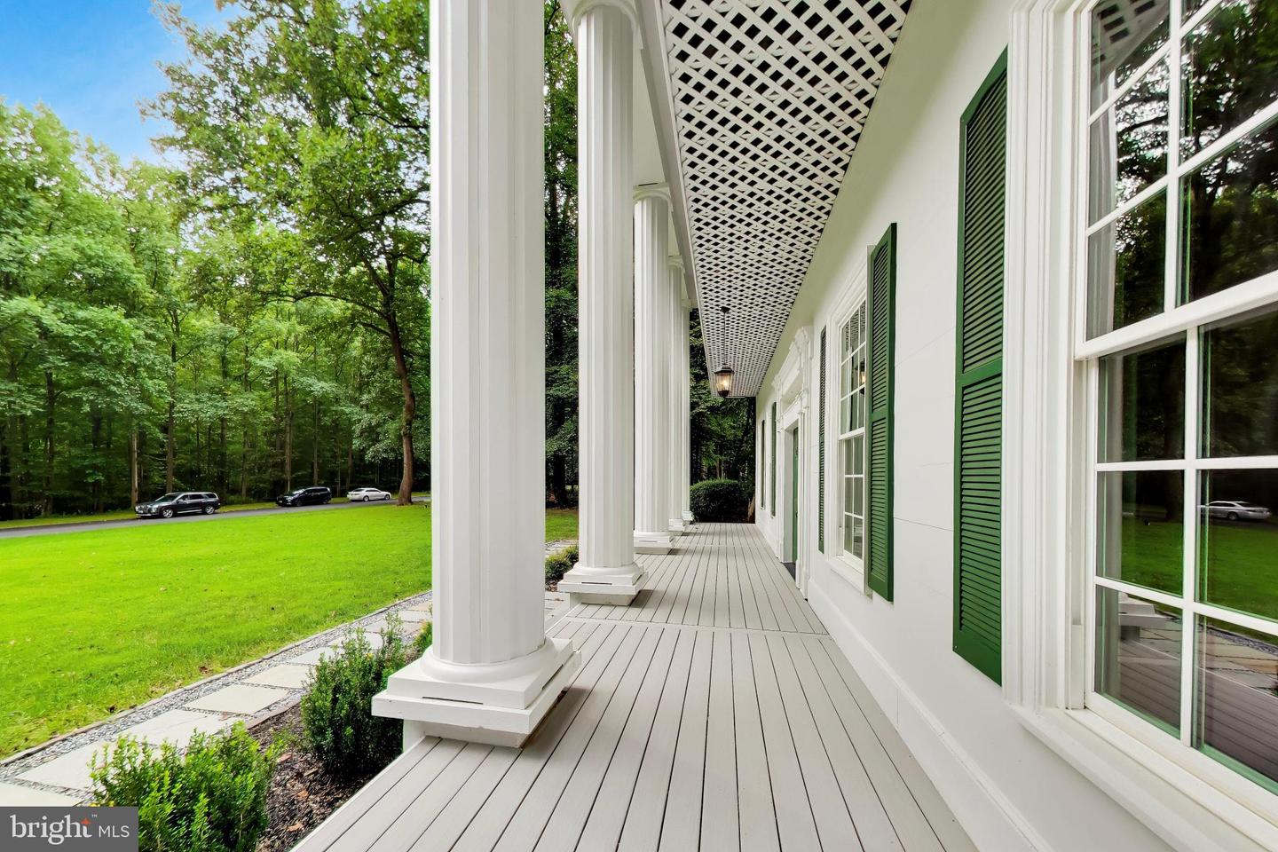 7302 Meadow Wood Way Property Photo 3
