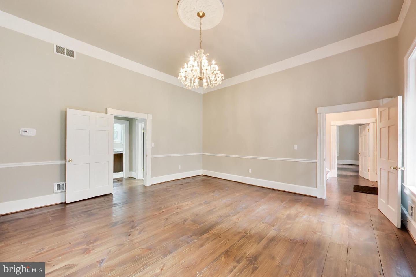 7302 Meadow Wood Way Property Photo 11