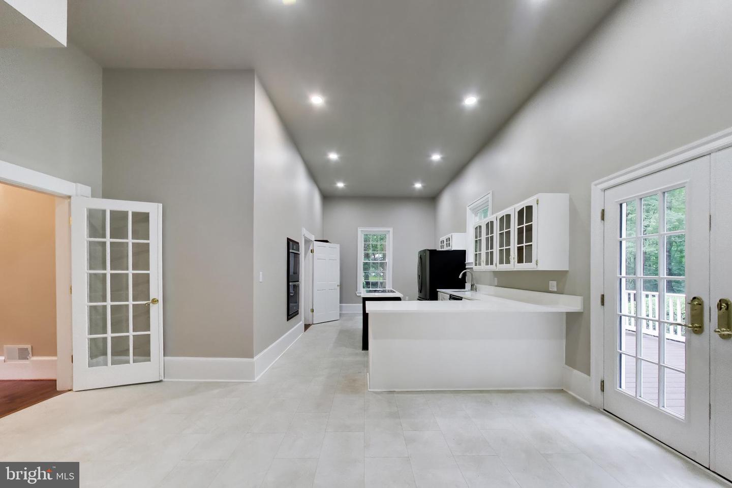 7302 Meadow Wood Way Property Photo 15