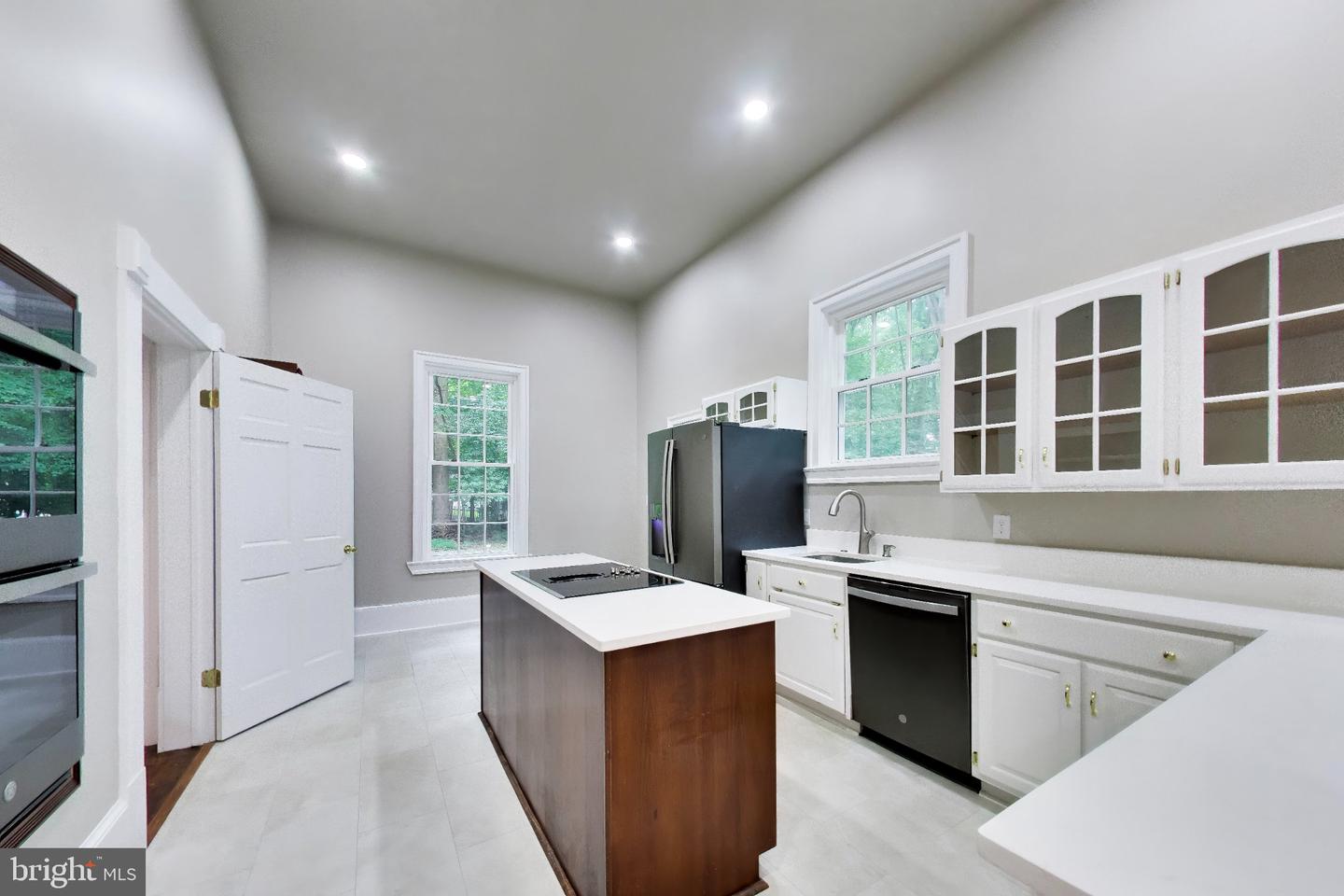 7302 Meadow Wood Way Property Photo 17