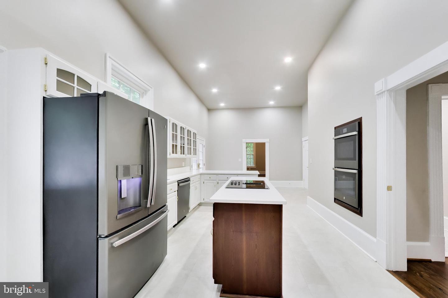 7302 Meadow Wood Way Property Photo 18
