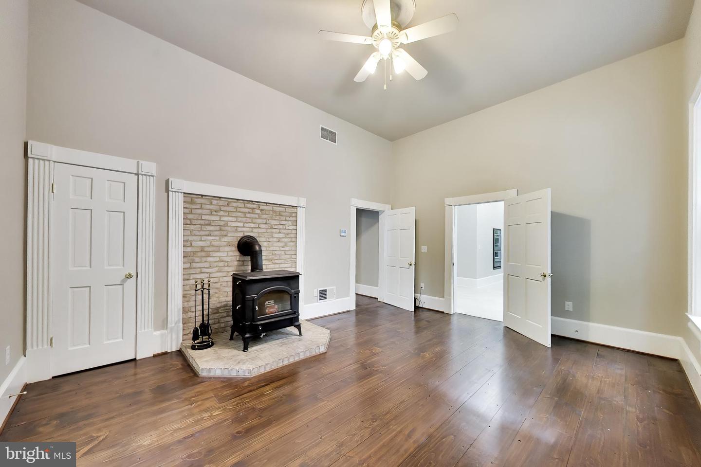 7302 Meadow Wood Way Property Photo 19