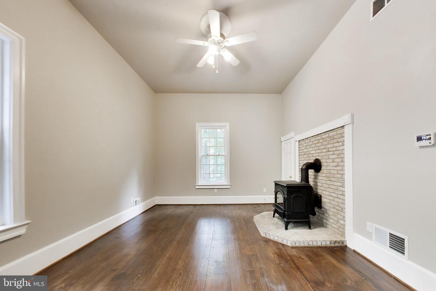 7302 Meadow Wood Way Property Photo 21