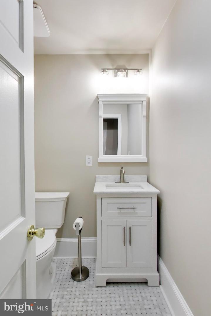 7302 Meadow Wood Way Property Photo 23