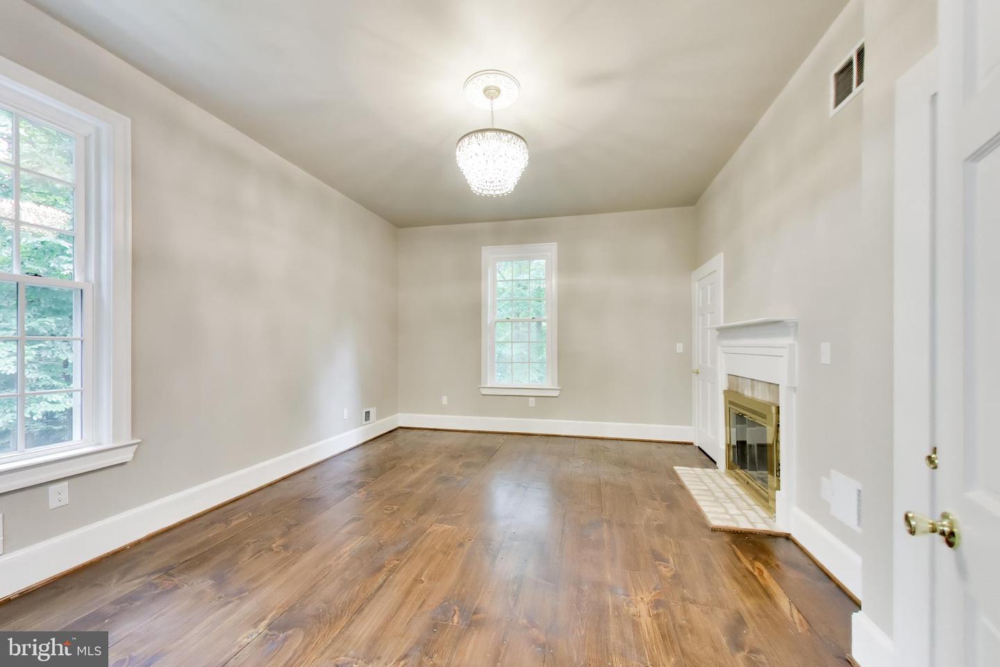 7302 Meadow Wood Way Property Photo 26