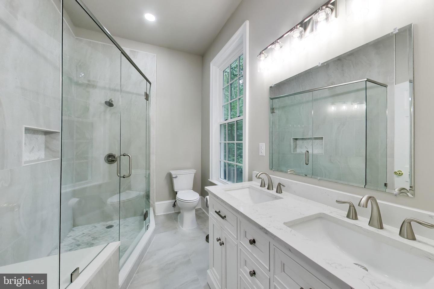 7302 Meadow Wood Way Property Photo 30