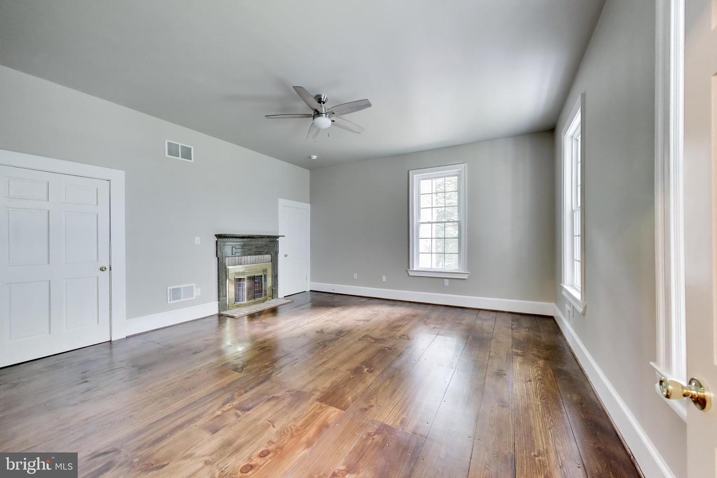 7302 Meadow Wood Way Property Photo 31