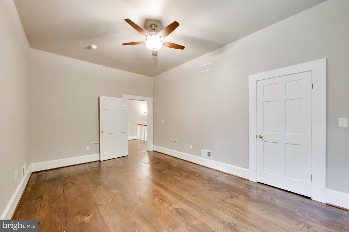 7302 Meadow Wood Way Property Photo 38