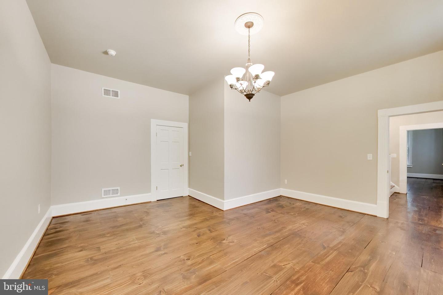 7302 Meadow Wood Way Property Photo 41