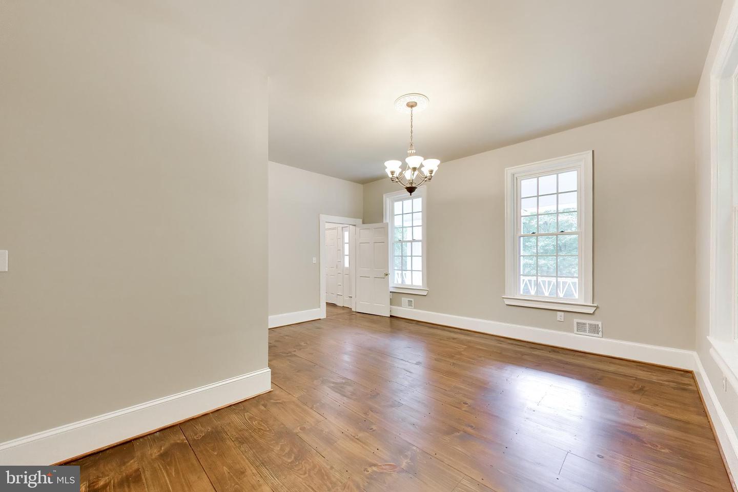 7302 Meadow Wood Way Property Photo 43