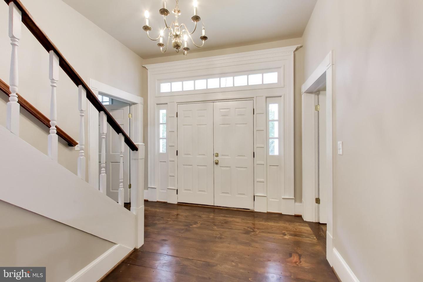 7302 Meadow Wood Way Property Photo 45