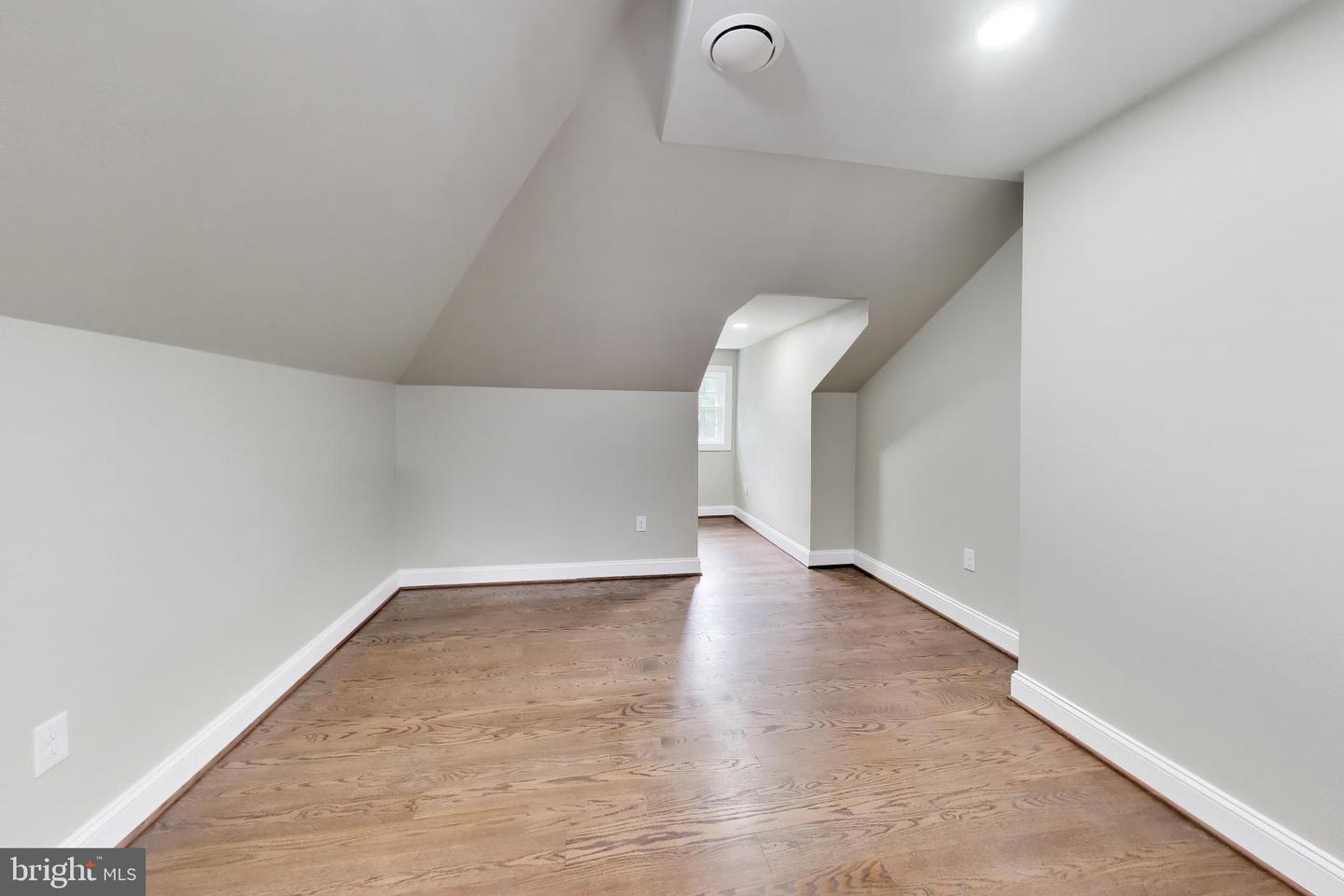 7302 Meadow Wood Way Property Photo 52