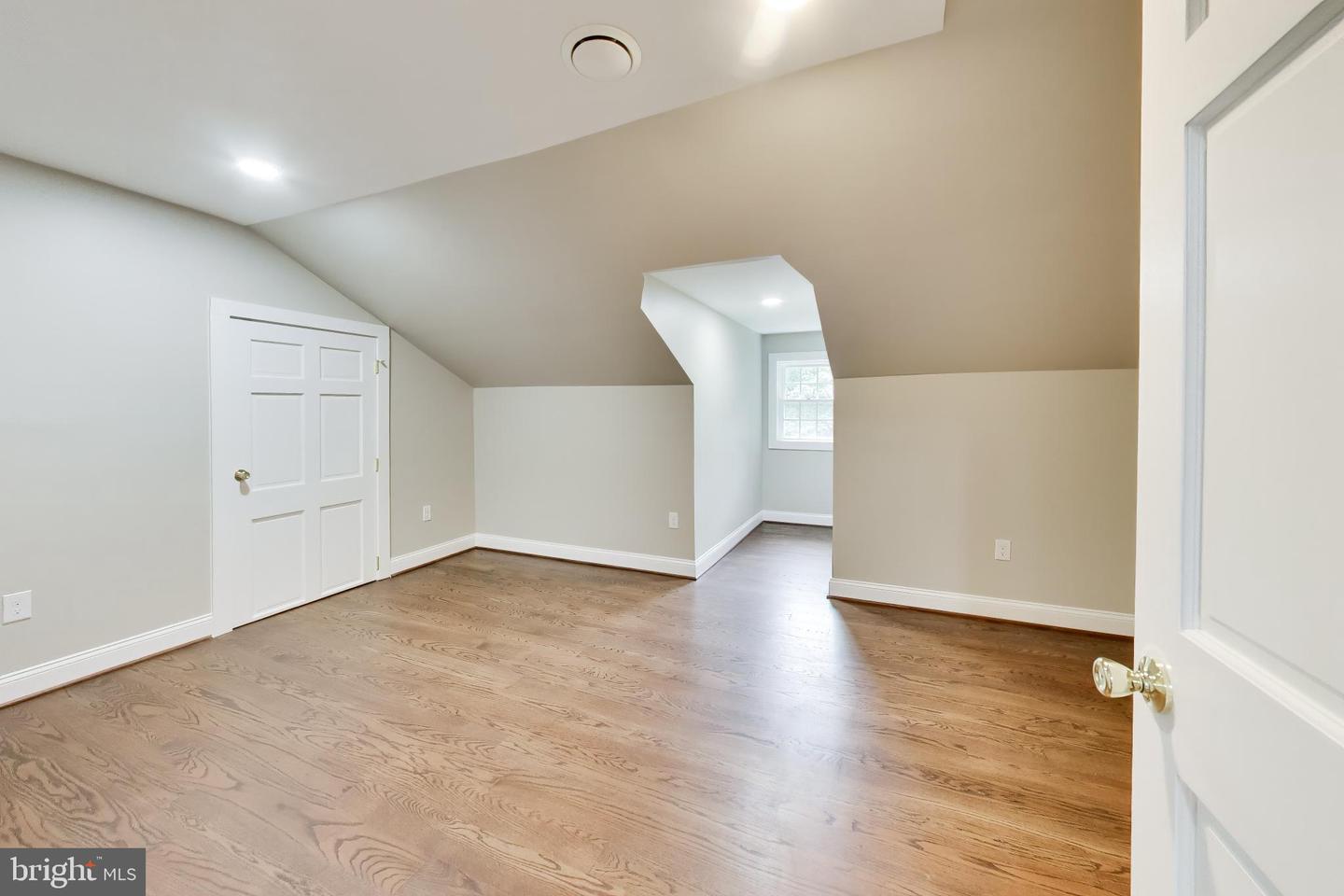 7302 Meadow Wood Way Property Photo 55