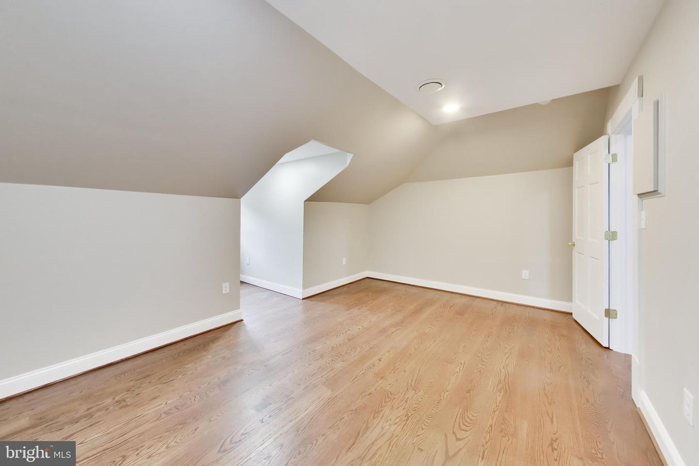 7302 Meadow Wood Way Property Photo 57