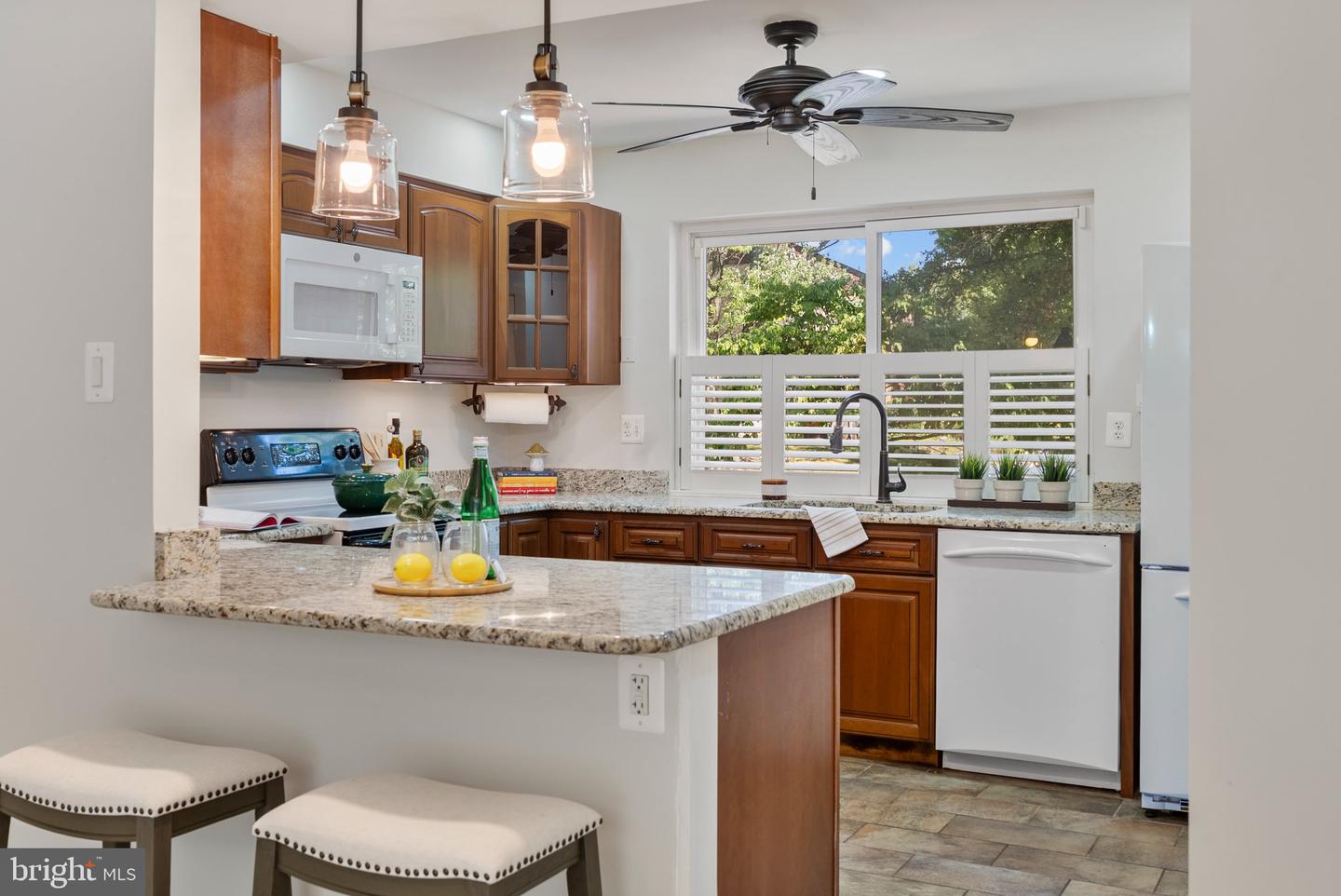 7110 Winter Rose Path Property Photo 6
