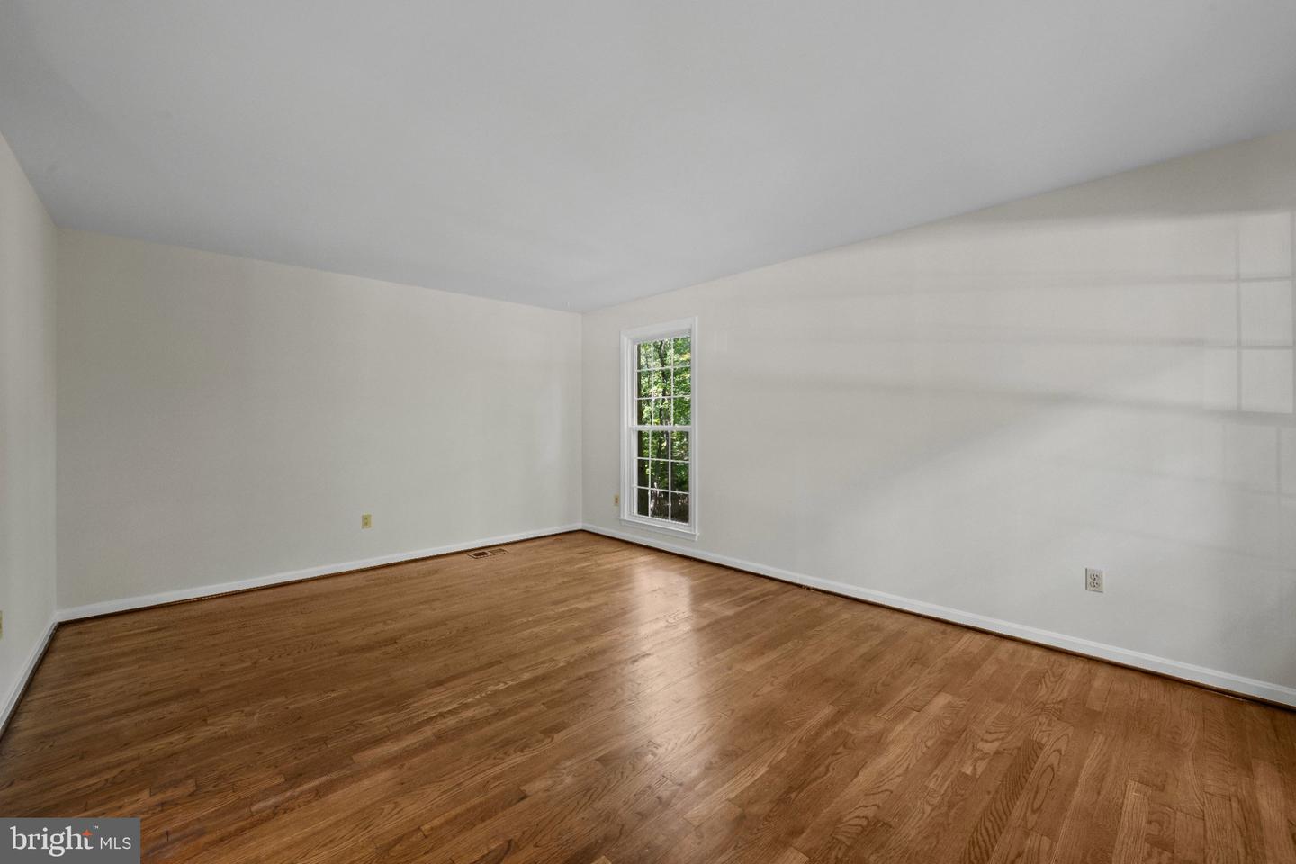 5526 High Tor Hl Property Photo 5
