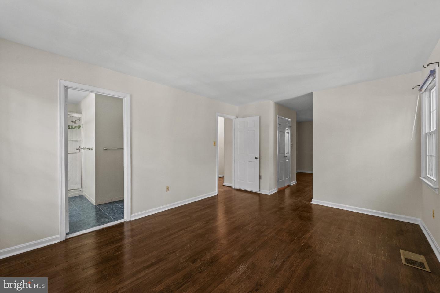 5526 High Tor Hl Property Photo 14