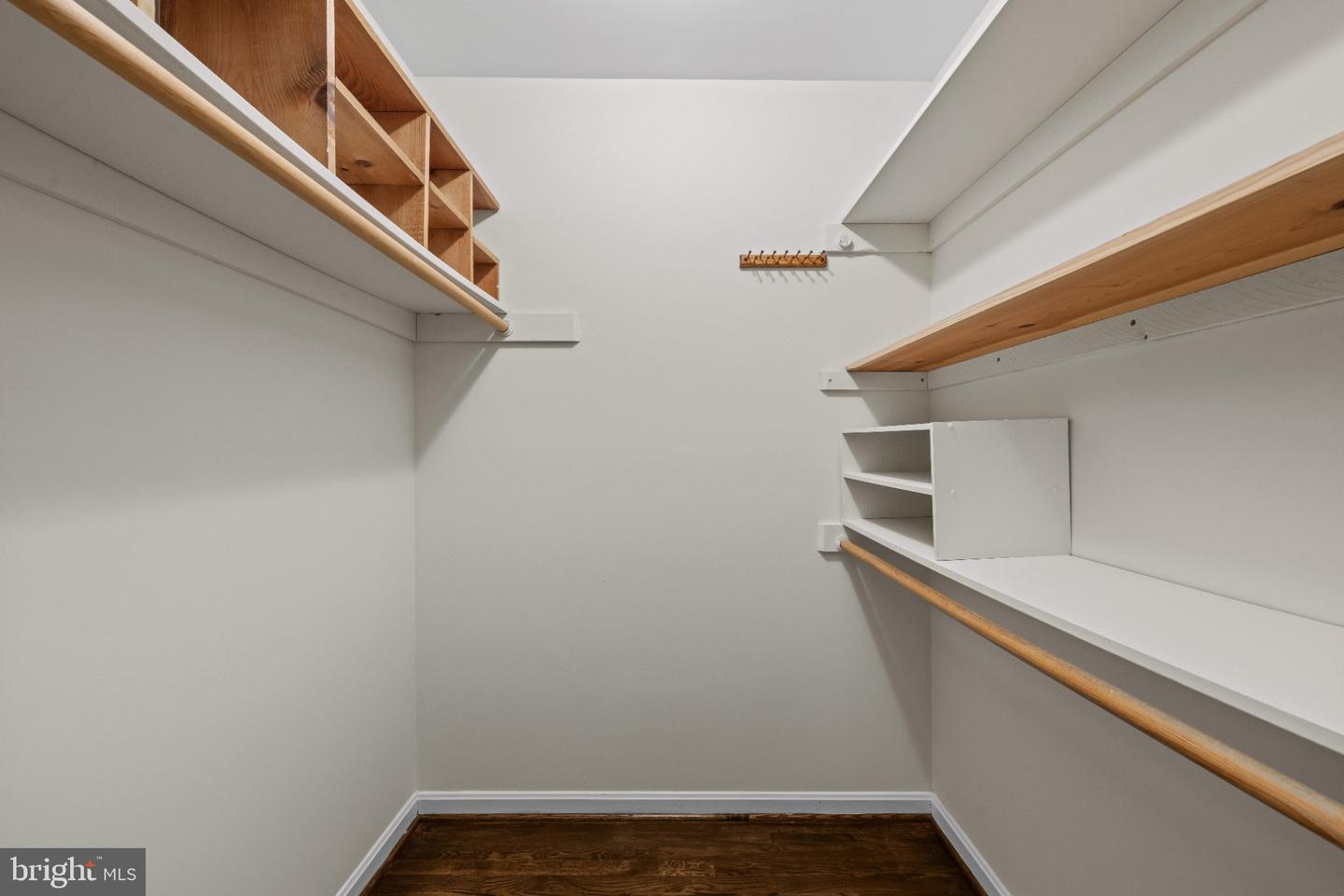 5526 High Tor Hl Property Photo 16