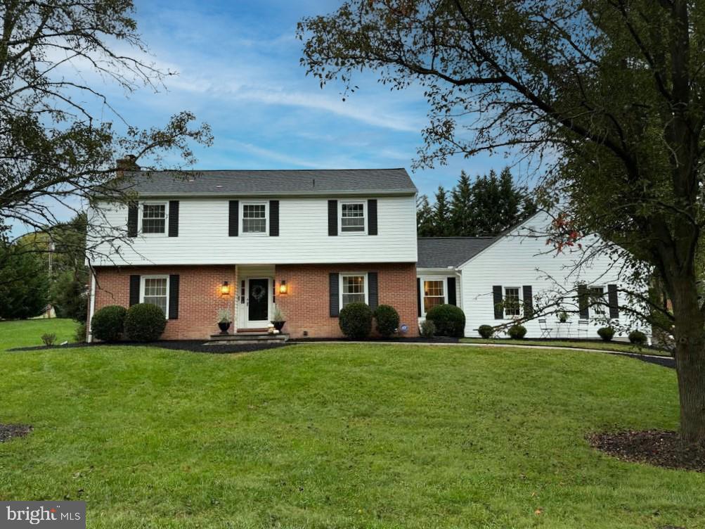 9030 Manordale Ln Property Photo 1