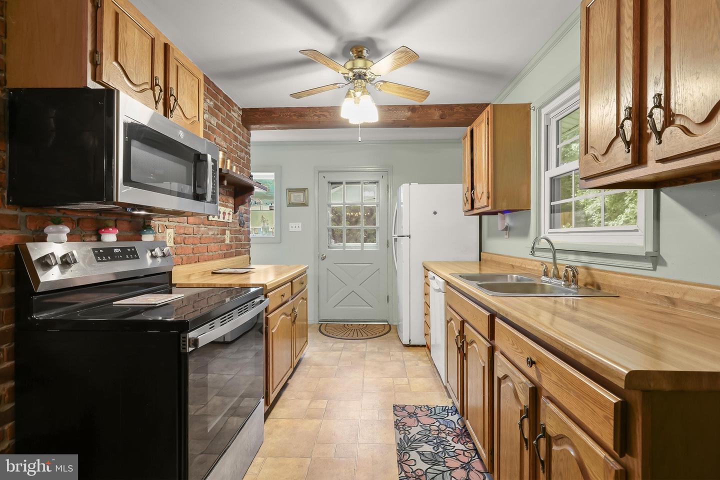 16025 Carrs Mill Rd Property Photo 10