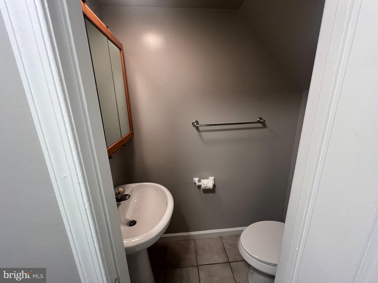 9035 N Laurel Rd #j Property Photo 10