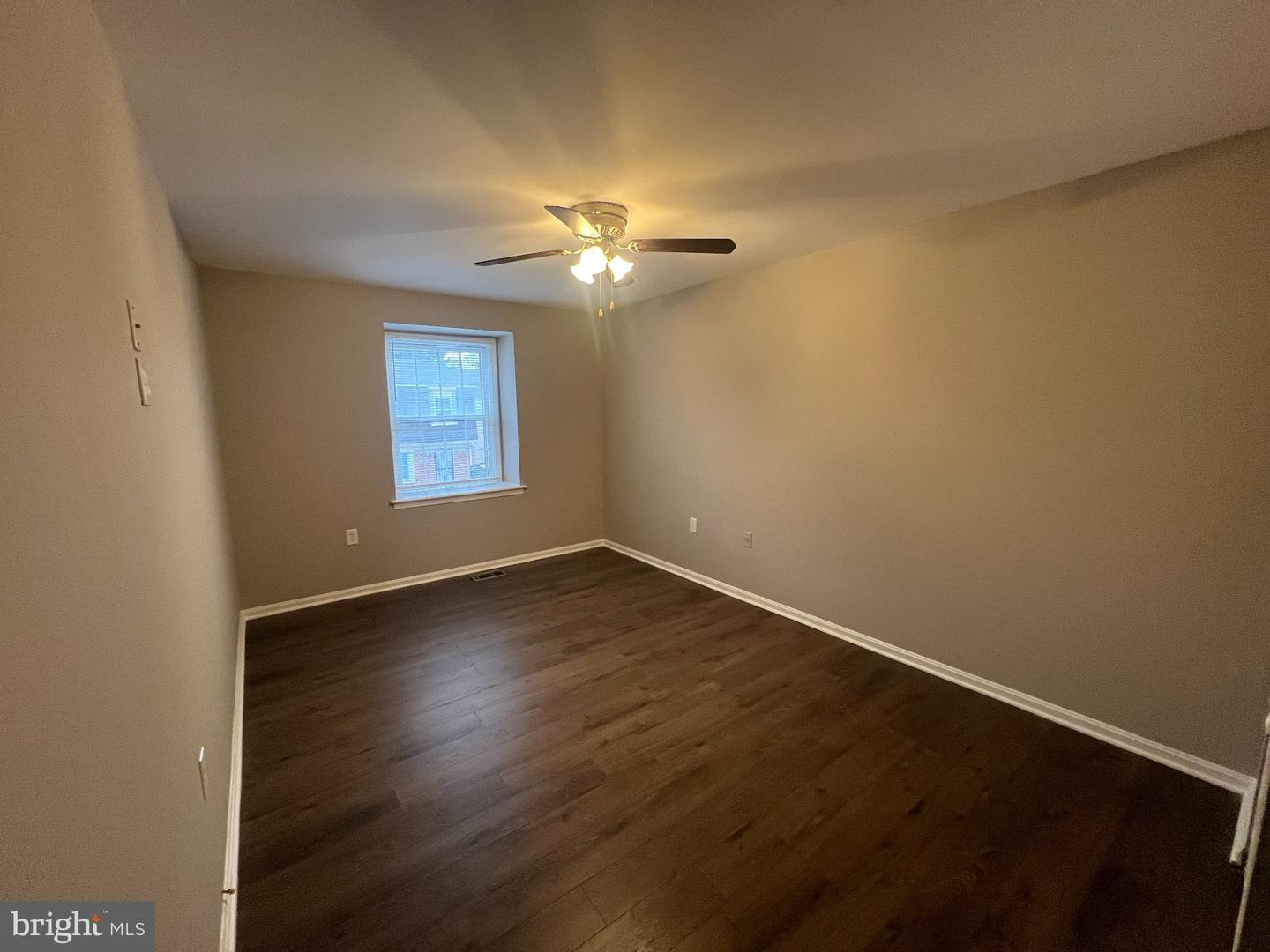 9035 N Laurel Rd #j Property Photo 15