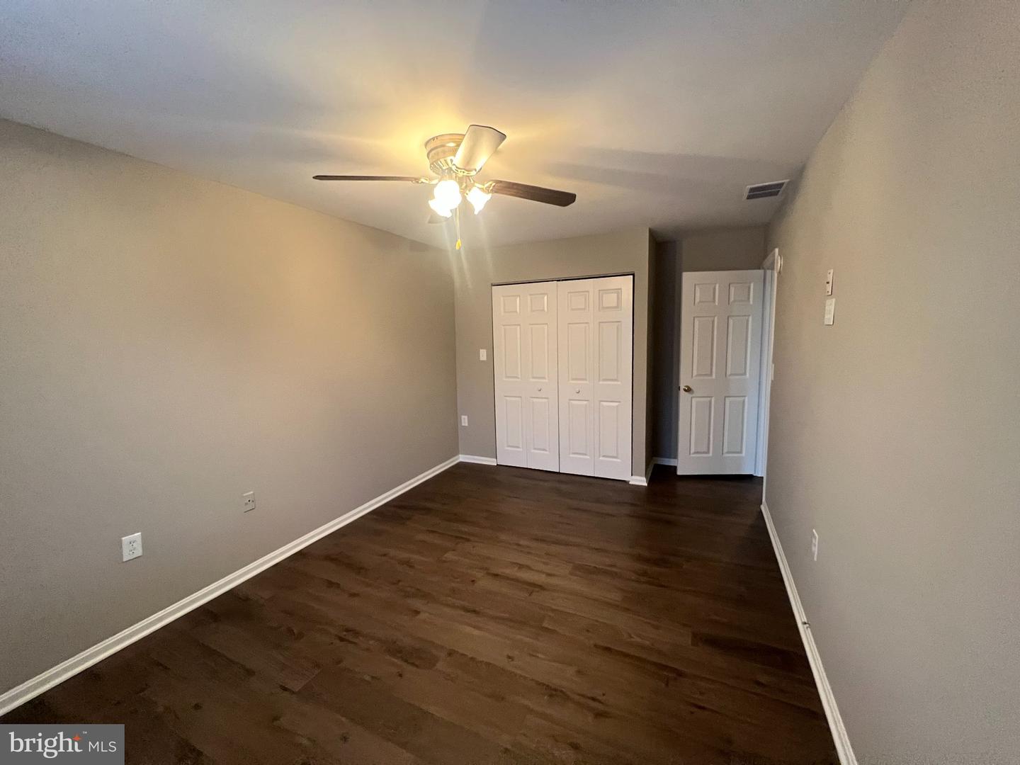 9035 N Laurel Rd #j Property Photo 16