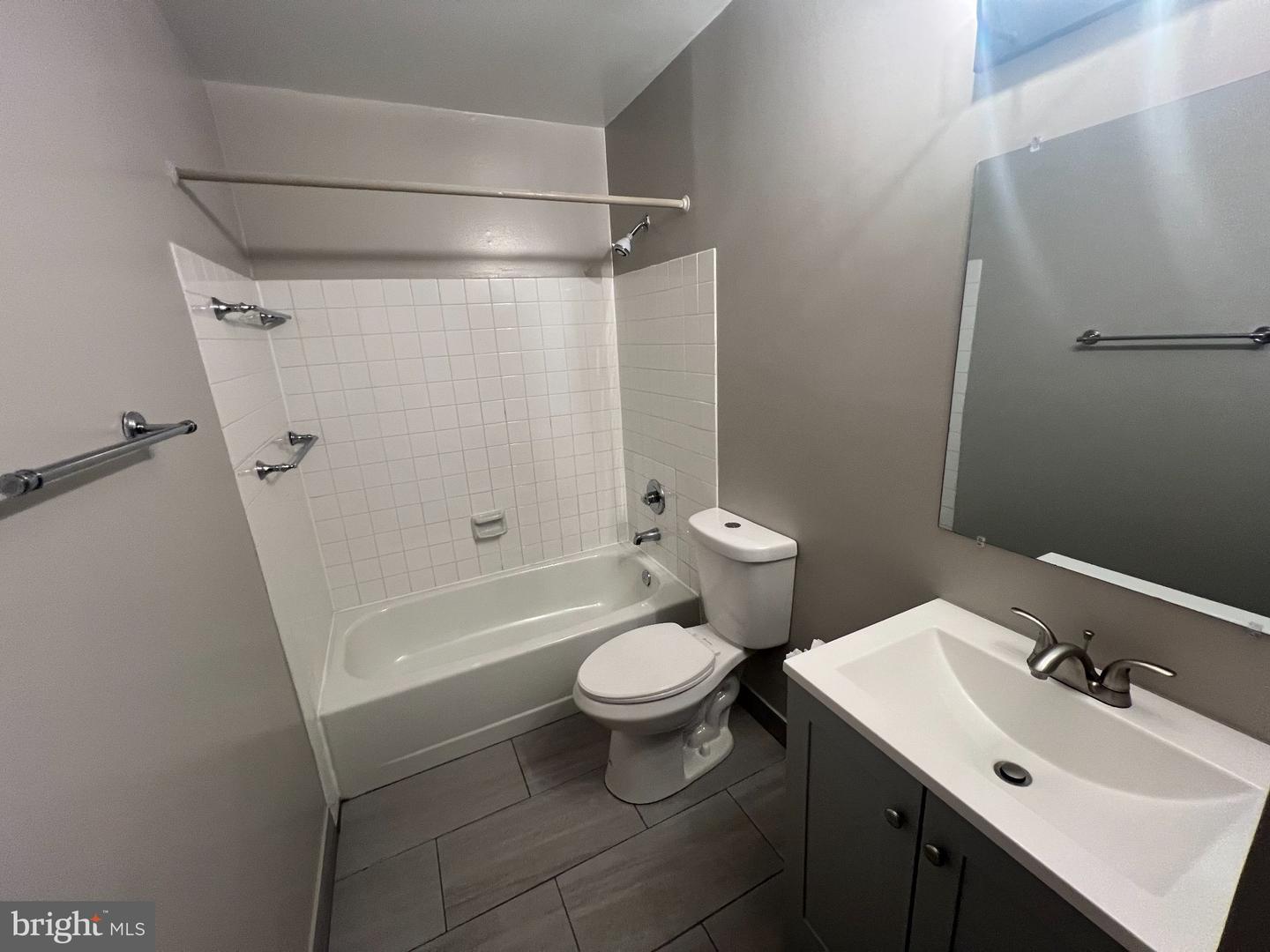 9035 N Laurel Rd #j Property Photo 19