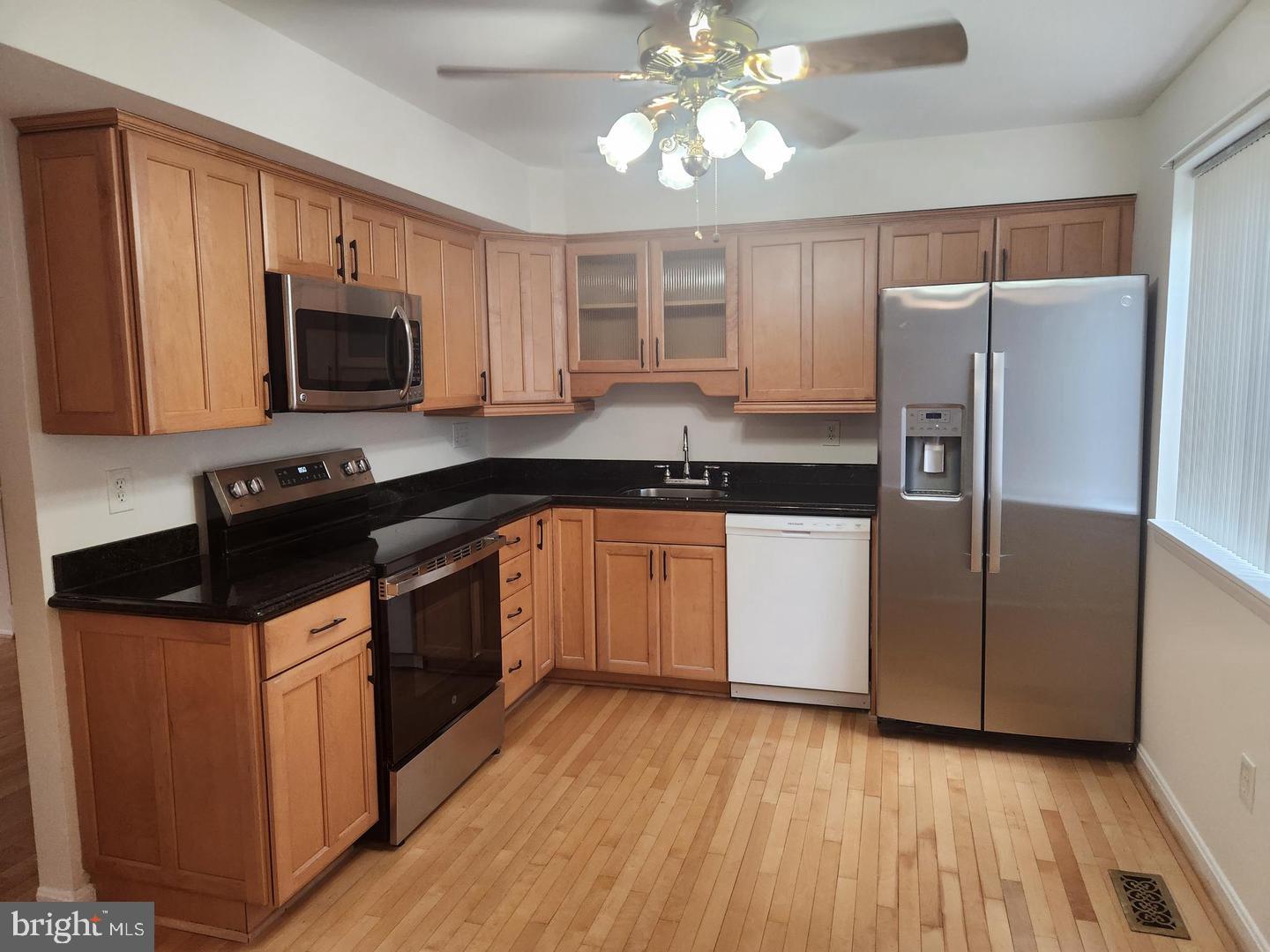 7104 Lasting Light Way Property Photo 2